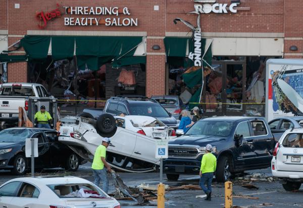 Al menos 18 muertos en seis estados tras tornados en el medio oeste y sur de Estados Unidos / El Diario NY