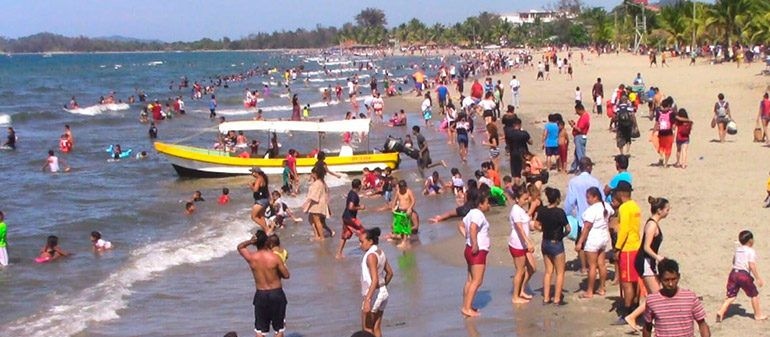 Hoteles de la zona Norte y Sur se encuentran 100 por ciento abarrotados por veraneantes en esta Semana Santa / HONDUSA-TV