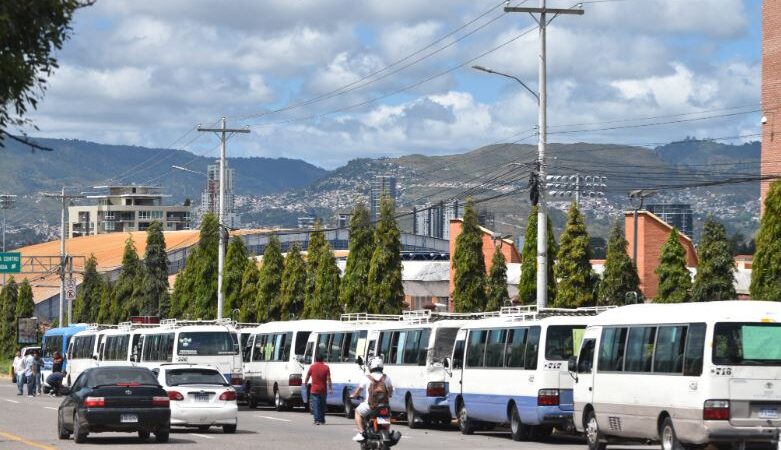 Congreso Nacional aprueba subsidio al transporte urbano; usuarios ya no pagarán aumento de L3.00 / Confidencial