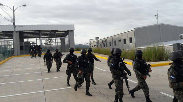 Con presencia militar amanecen cárceles de El Pozo, La Tolva y la Penitenciaría Nacional / Proceso Digital