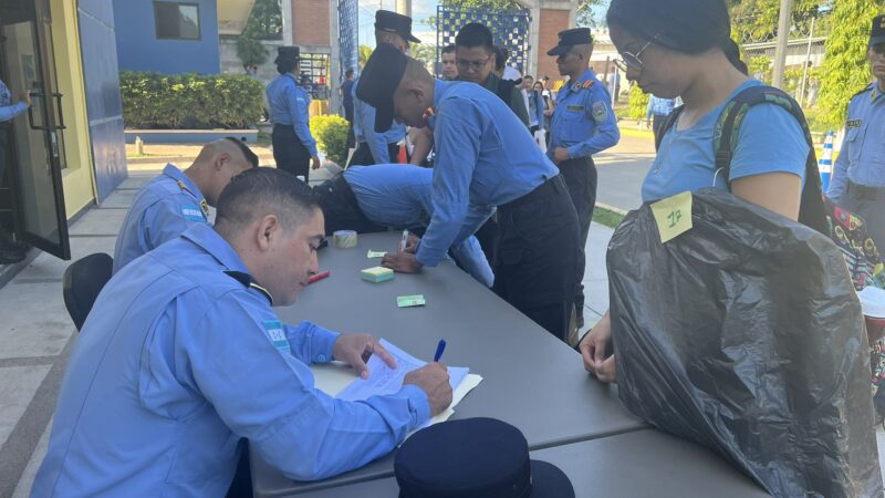 La Academia Nacional de Policía (ANAPO) recibió este domingo a más de 200 aspirantes para convertirse en futuros oficiales