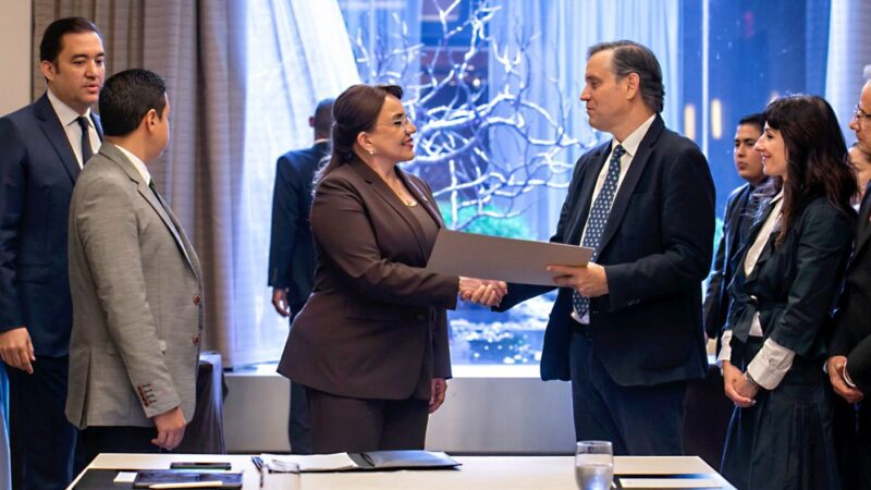 Xiomara Castro hace historia en Nueva York al asumir hoy la presidencia Pro Tempore de la Coalición de Naciones con Bosques Tropicales que dará a Honduras acceso a 250 millones de dólares