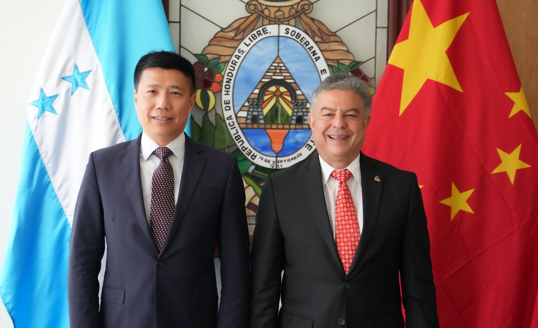 El embajador de la República Popular China en Honduras se reunió con secretario de Gobernación para discutir proyectos de desarrollo y cooperación en beneficio del pueblo hondureño