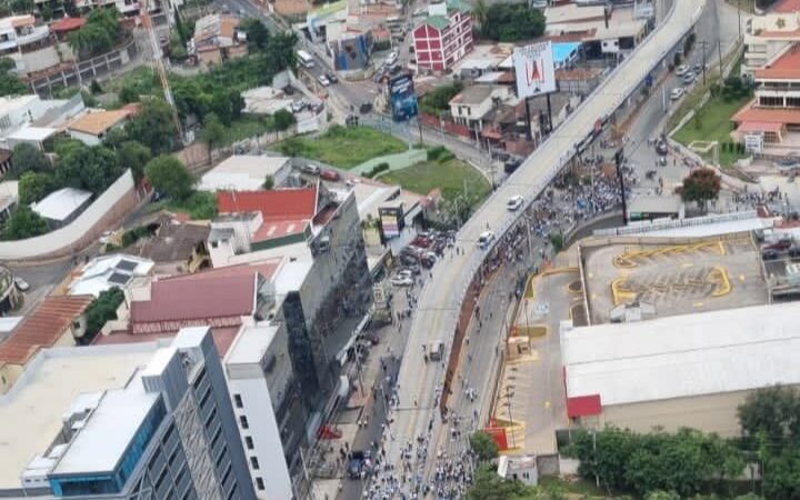 Falla intento de convocar a protesta masiva contra Gobierno de Xiomara Castro: imágenes en diversos medios muestran que solo un reducido número de personas atendió el llamado