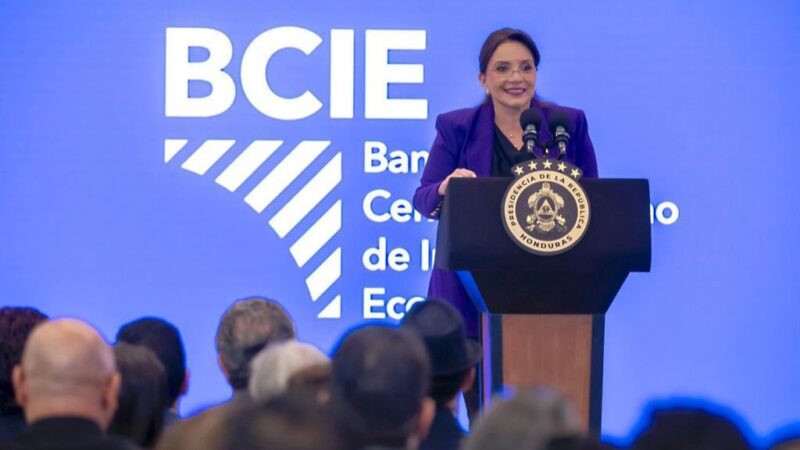 Acuerdos entre BCIE y Gobierno de Honduras por 800 millones de dólares para proyectos de infraestructura vial, la red hospitalaria y agroindustria, beneficiarán a más de 3 millones de hondureños