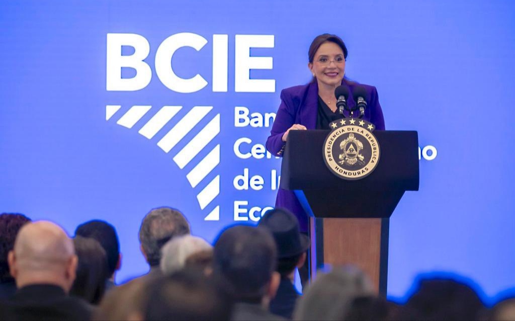 Acuerdos entre BCIE y Gobierno de Honduras por 800 millones de dólares para proyectos de infraestructura vial, la red hospitalaria y agroindustria, beneficiarán a más de 3 millones de hondureños